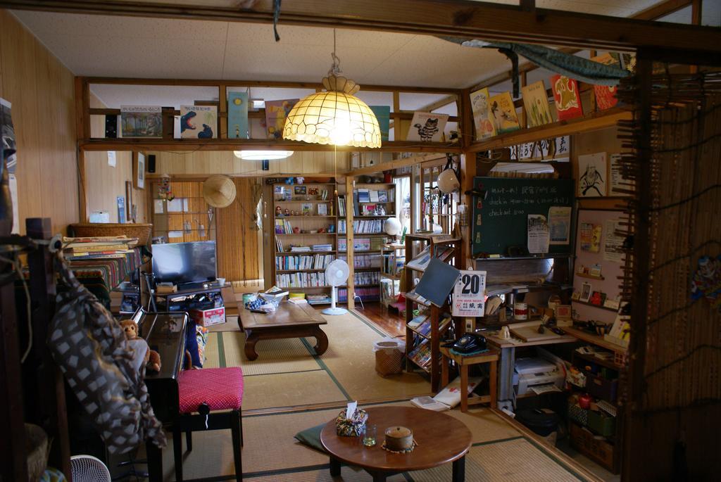 Minshuku Agaihama Hostel Yonabaru Buitenkant foto